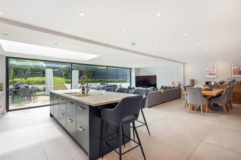 5 bedroom detached house for sale, Granby Avenue, Harpenden