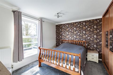 6 Foxbury, New Ash Green, Longfield, DA3 8LP