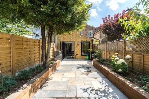 9 Yalding Road, London, SE16 3SS
