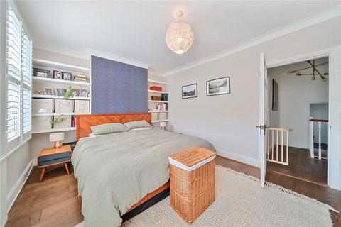9 Yalding Road, London, SE16 3SS