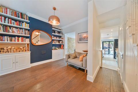 9 Yalding Road, London, SE16 3SS