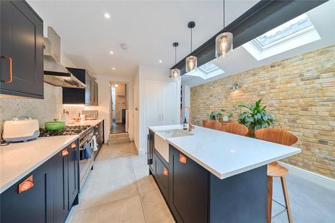 9 Yalding Road, London, SE16 3SS