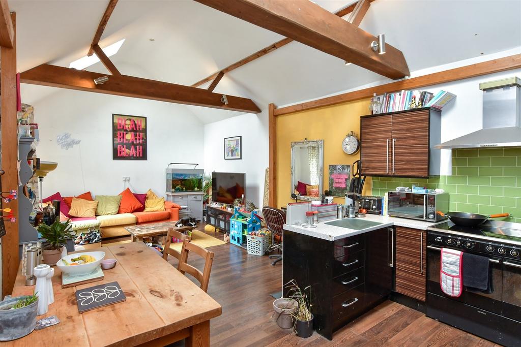 Lounge/ Kitchen