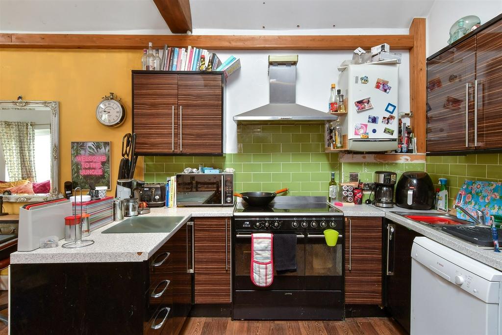 Lounge/ Kitchen