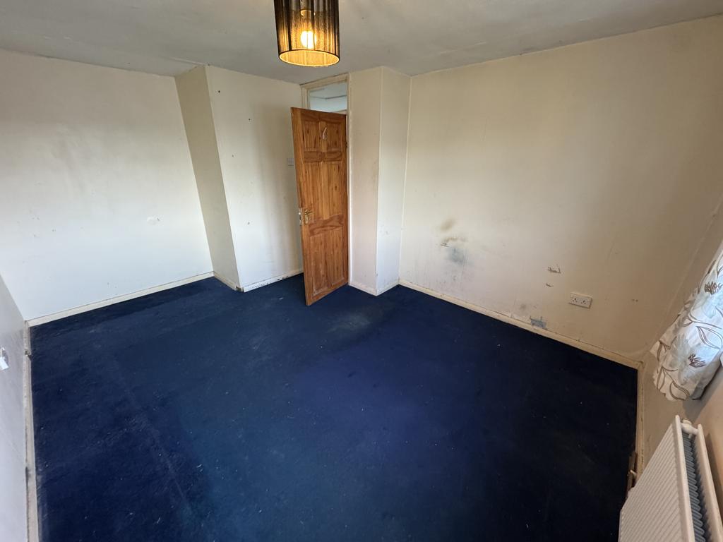 Front bedroom 1