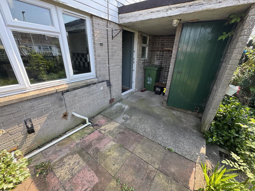 Sheltered bin/store area