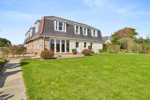 5 bedroom detached house for sale, Two-generation Home In A Beautiful Country Location With An Equine Field.