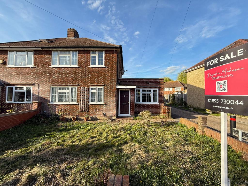 Eastern Avenue, Pinner, HA5 3 bed semidetached house for sale £650,000