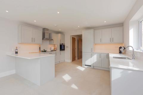 4 bedroom semi-detached house for sale, Cobblers Close, Farnham Royal SL2