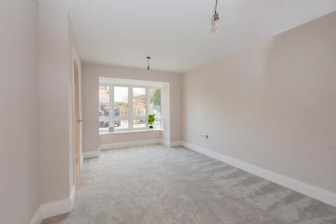 4 bedroom semi-detached house for sale, Cobblers Close, Farnham Royal SL2