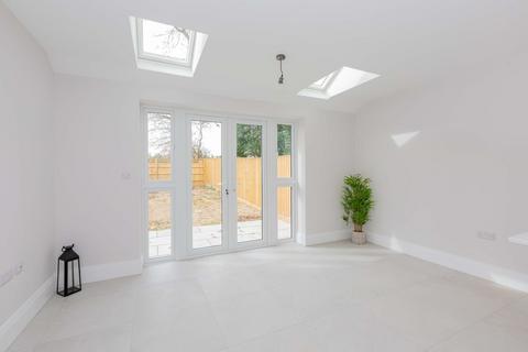 4 bedroom semi-detached house for sale, Cobblers Close, Farnham Royal SL2