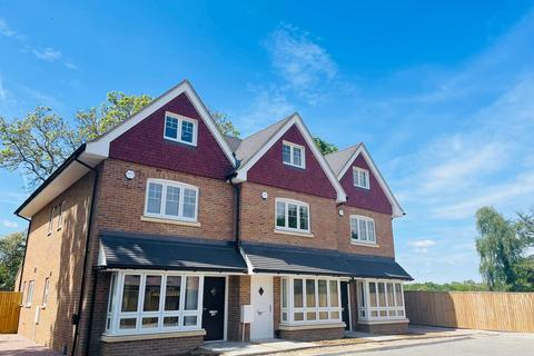 4 bedroom semi-detached house for sale, Cobblers Close, Farnham Royal SL2