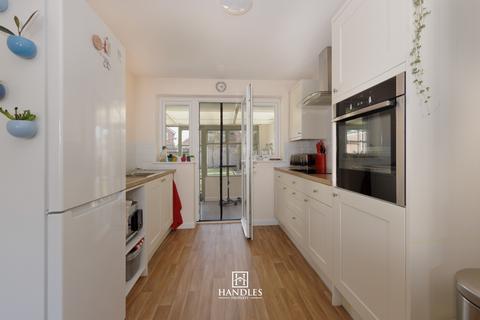 3 bedroom semi-detached house for sale, Willow Drive,  Warwick, CV35