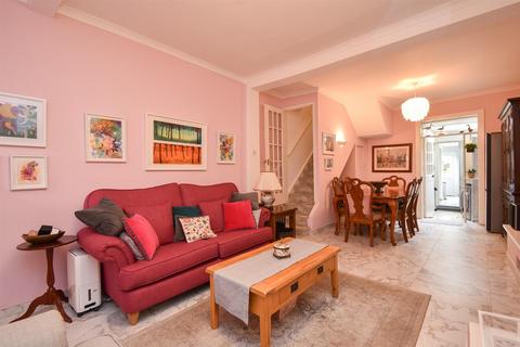 14 Calvert Road, Hastings, TN34 3NG