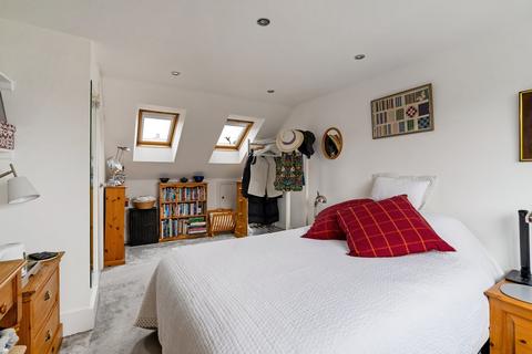 13 Overdale Road, London, W5 4TU
