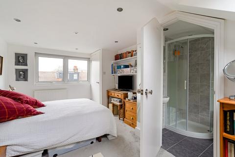 13 Overdale Road, London, W5 4TU