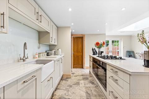 4 bedroom semi-detached house for sale, New Town, Crawley RH10