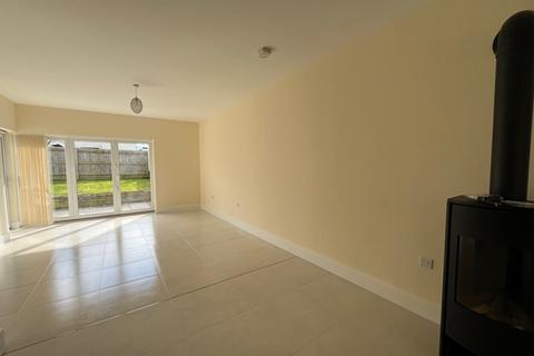 4 bedroom detached house to rent, Detached Four bed ECO home in quiet location