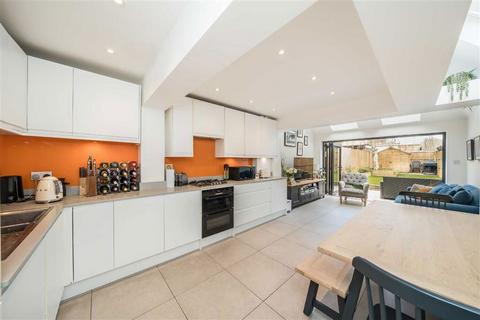 21 Latimer Road, Teddington, TW11 8QA