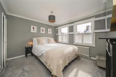 21 Latimer Road, Teddington, TW11 8QA