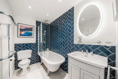 21 Latimer Road, Teddington, TW11 8QA