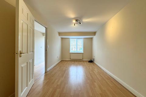 6 bedroom townhouse to rent, Rookes Crescent, Chelmsford, Essex, CM1 3GN