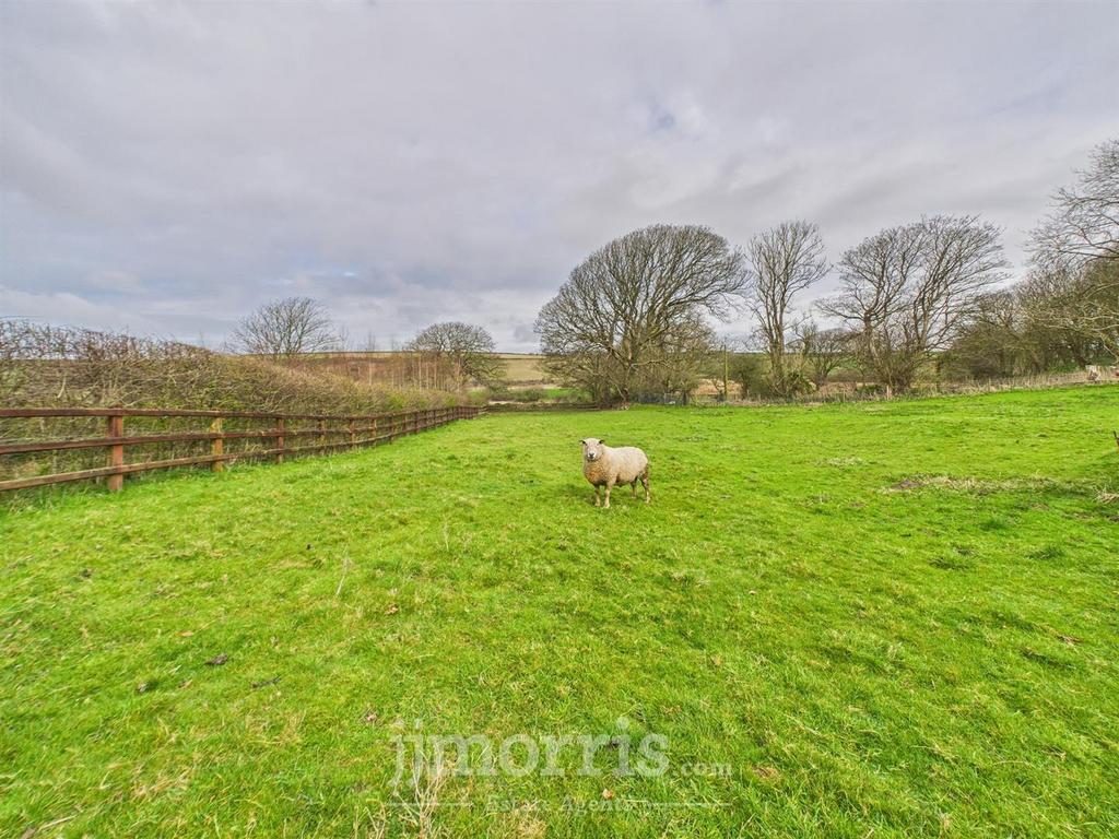 CAM02122 G0-PR0266-STILL047.jpg