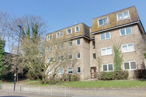 2 bedroom flat to rent, South Park Hill Road, South Croydon CR2