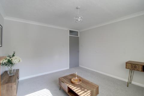 2 bedroom flat to rent, South Park Hill Road, South Croydon CR2