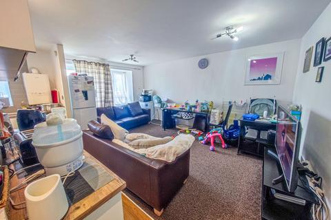 2 bedroom flat for sale, 43, Whernside Close, Thamesmead, SE28