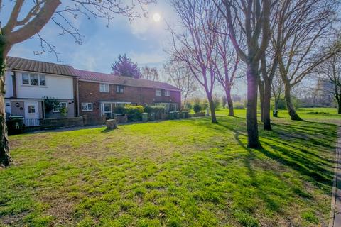 43 Whernside Close, Thamesmead, London, SE28 8HB