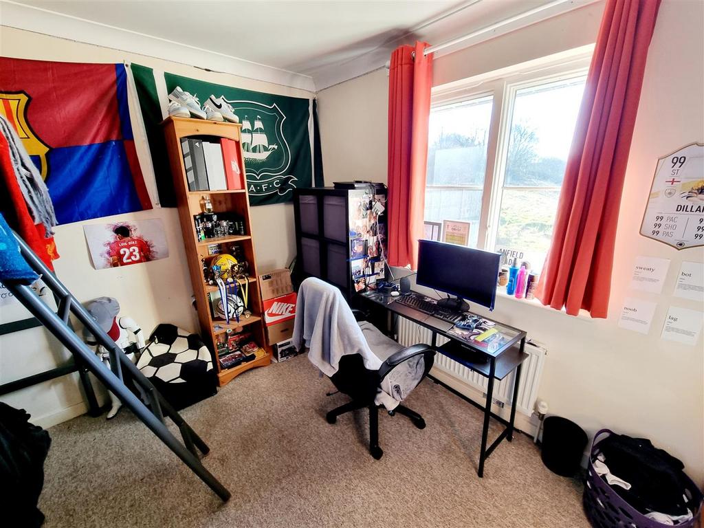Bed 3.jpg