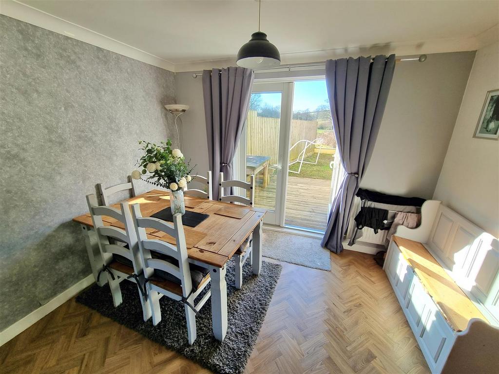 Dining area.jpg
