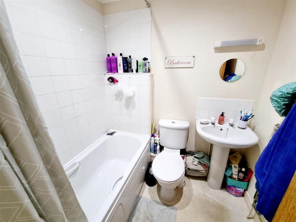 Bathroom.jpg