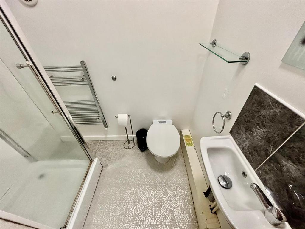 Shower Room / WC: