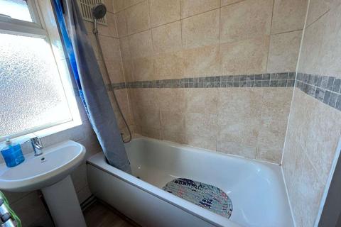 1 bedroom maisonette to rent, Northolt , UB5