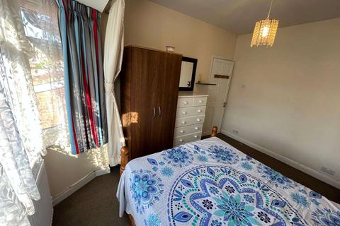 1 bedroom maisonette to rent, Northolt , UB5