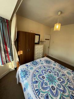 1 bedroom maisonette to rent, Northolt , UB5