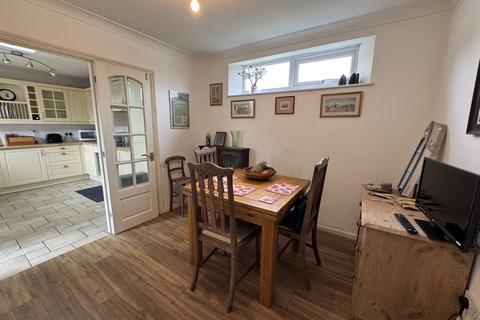 2 bedroom semi-detached bungalow to rent, Polwithen Drive, Carbis Bay TR26