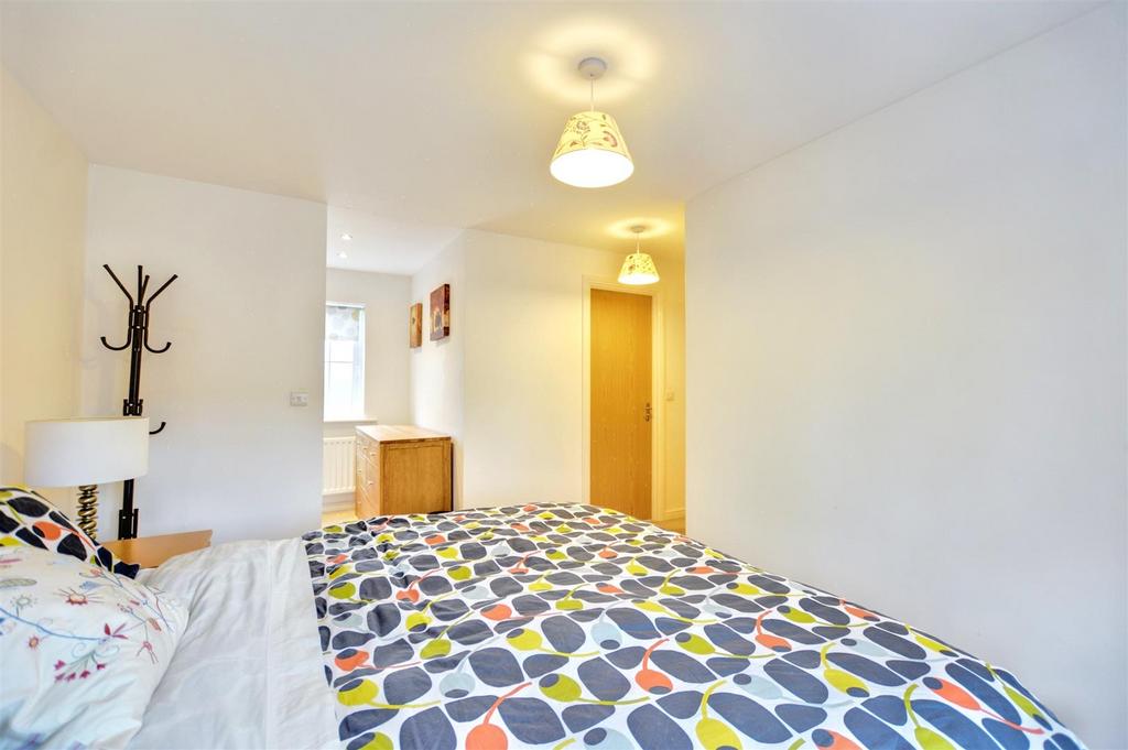Bedroom 1 3.jpeg