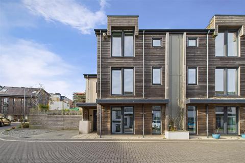 4 bedroom semi-detached house for sale, Hilgrove Mews, Newquay TR7