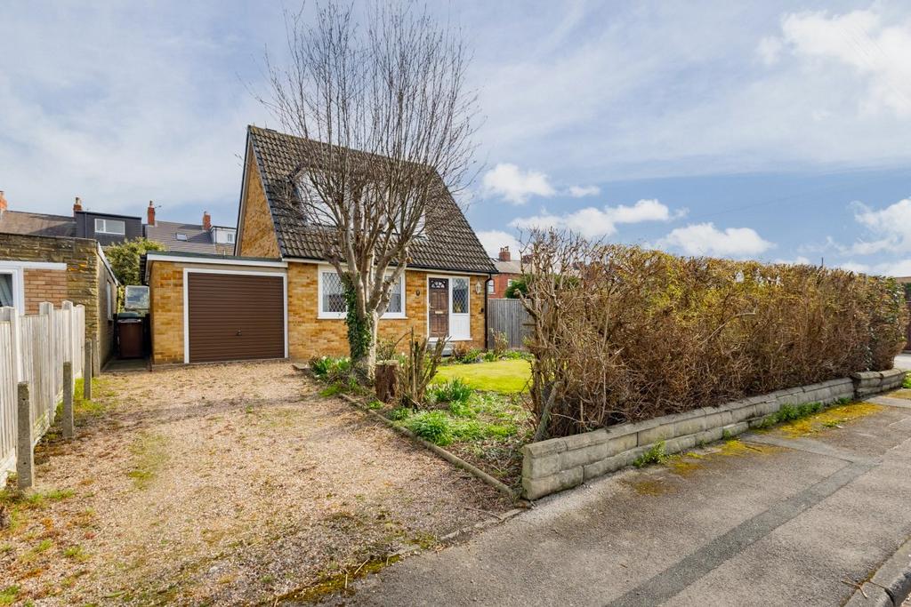 3 Bedroom, Bungalow