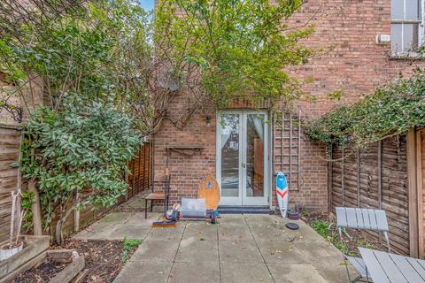 1 bedroom flat for sale, Graham Road, London W4
