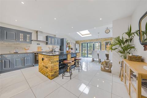 21 Beverley Way, London, SW20 0AW