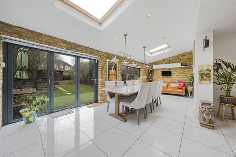 21 Beverley Way, London, SW20 0AW