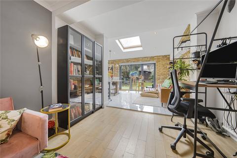 21 Beverley Way, London, SW20 0AW