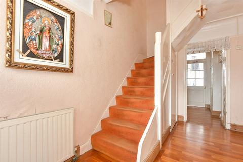 41 Eustace Road, Romford, RM6 6JL