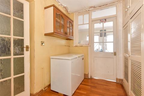 41 Eustace Road, Romford, RM6 6JL