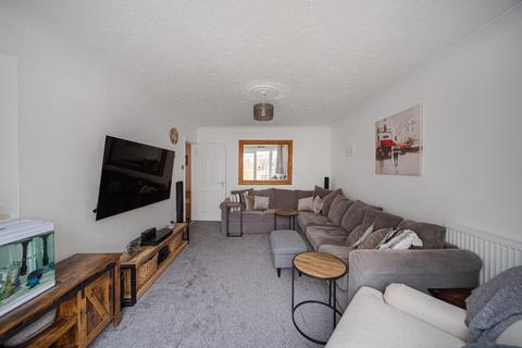 28 Chapel Wood, New Ash Green, Longfield, DA3 8RA