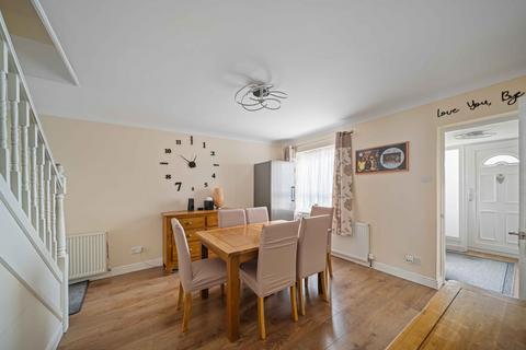 28 Chapel Wood, New Ash Green, Longfield, DA3 8RA